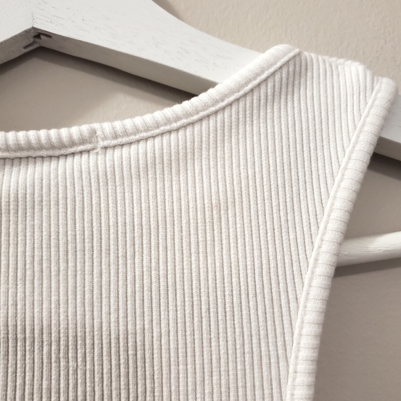 Agolde - Bea Cutaway Bodysuit in White - Size L - Picture 9 of 10